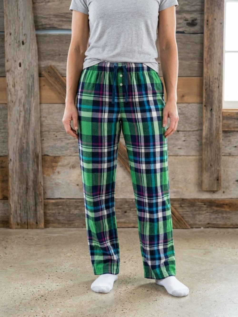 Aero Size Med Green/Navy Plaid Pants